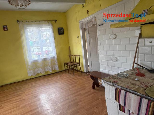 Sprzedam działkę z domem drewnianym oraz zabudową gospodarczą w miejscowości Chotcza-Józefów - 11