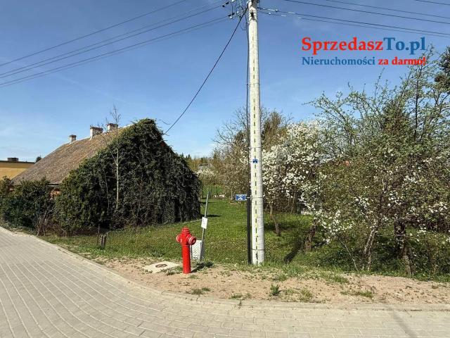 Sprzedam działkę budowlaną wraz z domem, z możliwością rozbiórki