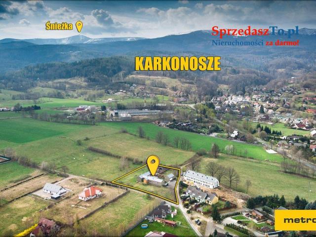 DUŻY DOM NA DZIAŁCE 4500 M2 WRAZ Z ZABUDOWANIAMI ( ŁACZNIE 379 M2)