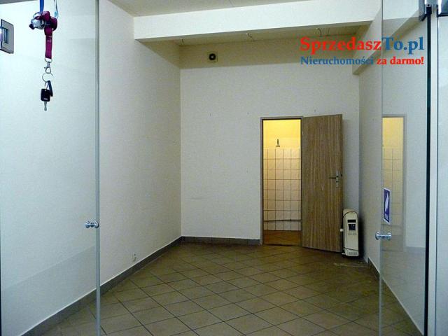 Niewielki lokal z węzłem sanitarnym. - 6