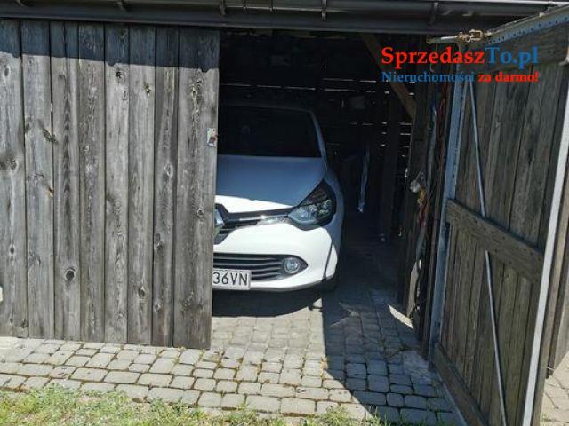 Garaż drewniany kryty blachą