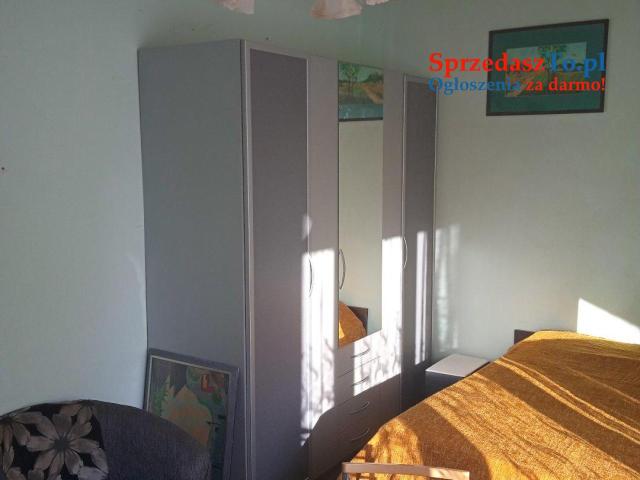 Wynajmę rozkładowy duży apartament. 3 sypialnie, Na wysokim parterze.