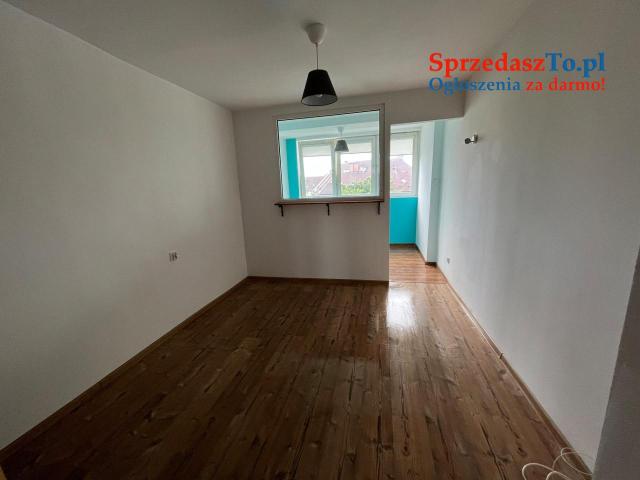 Na sprzedaż mieszkanie 2-pokojowe (plus zabudowany balkon jako 3. pokój) – ul. 3 Maja