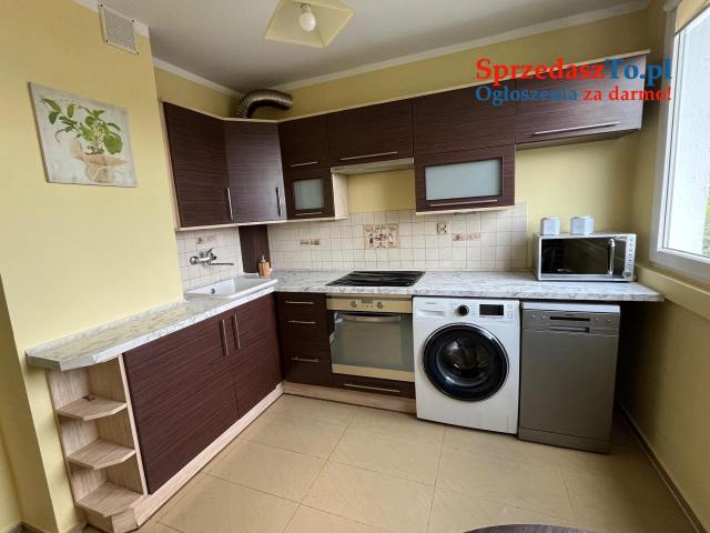 Na sprzedaż mieszkanie 2-pokojowe (plus zabudowany balkon jako 3. pokój) – ul. 3 Maja - 7