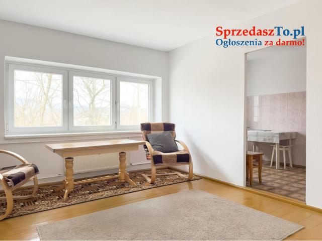 Dom z ogrodem - do zamieszkania - 9