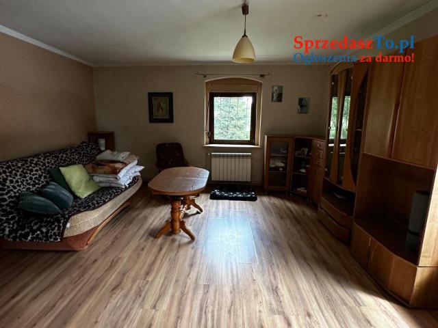 Dom do remontu na dużej działce z piękną stajnią z czerwonej cegły. - 8