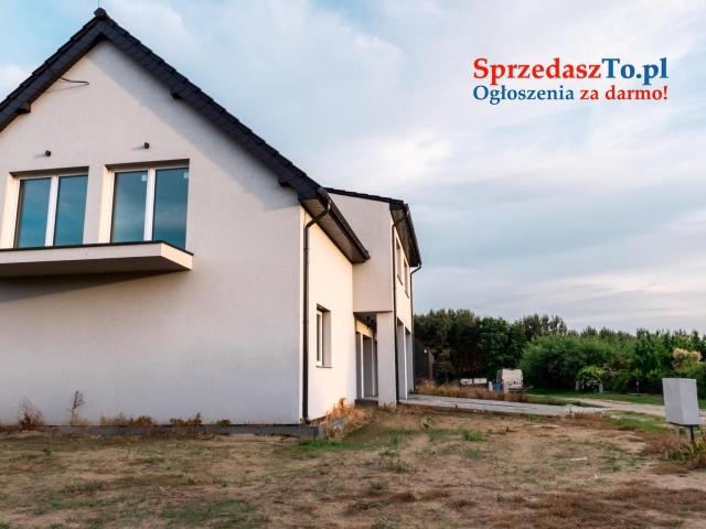 Dom w Dobroszycach z ogrodem i garażem w stanie deweloperskim