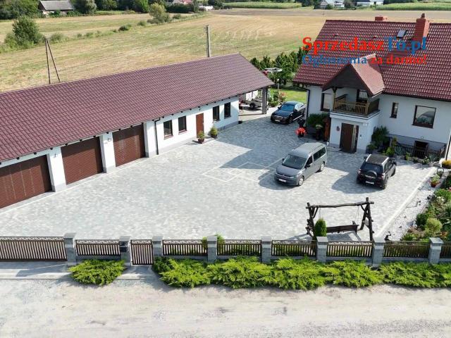 Okazała nieruchomość z potencjałem gospodarczym