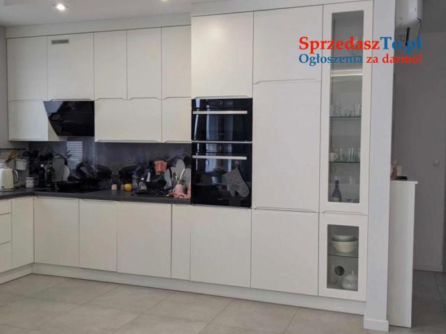 Sprzedam Nowoczesne i komfortowe  3-pokojowe mieszkanie z  balkonem.