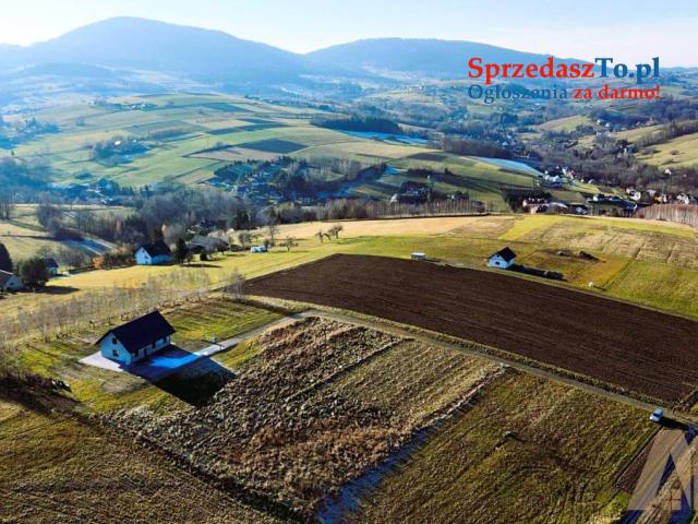 Działka budowlana z mediami i pięknym widokiem