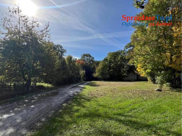 Działka budowlana usługowa 2178 mkw. przy lesie na końcu wsi