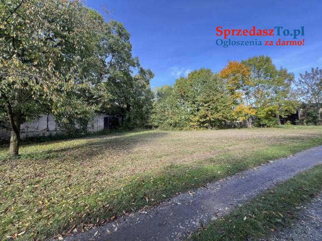 Działka budowlana usługowa 2178 mkw. przy lesie na końcu wsi