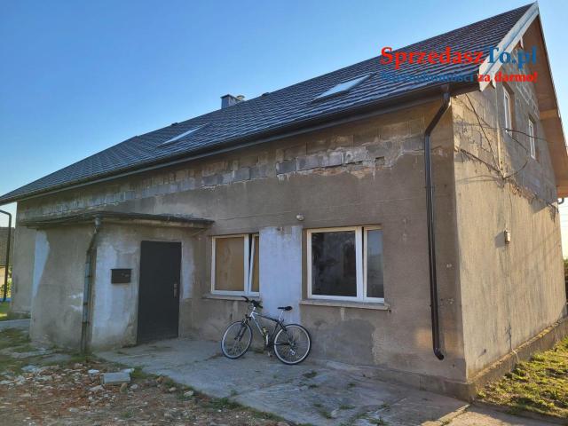 Dom jednorodzinny z potencjałem Sarnów - pow.250 m2