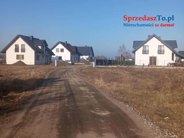 Działka budowlana o pow.921 m2, 2 km od stacji PKP Pilawa