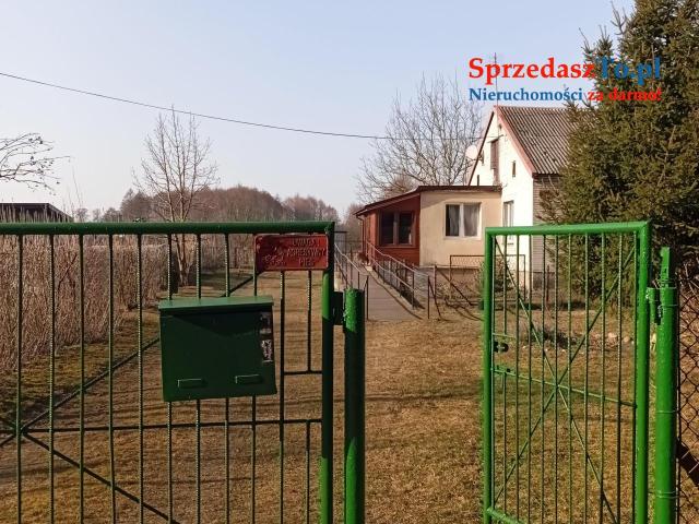 Sprzedam bezpośrednio siedlisko z budynkami gospodarczymi oraz piękna działka.