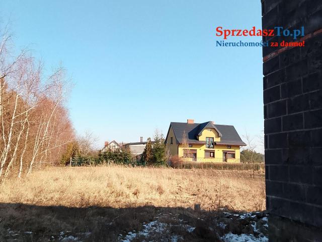 Działka z domem na sprzedaż.