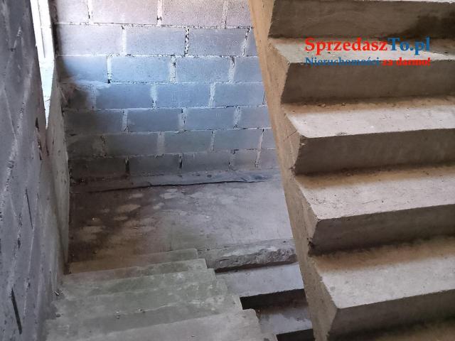 Działka z domem na sprzedaż. - 8