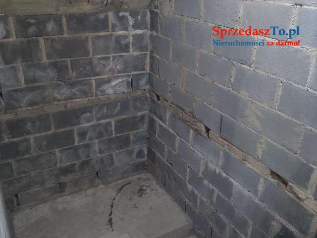 Działka z domem na sprzedaż. - 10