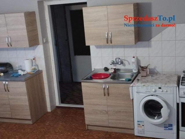 Dom z zabudowaniami gospodarczymi - 8