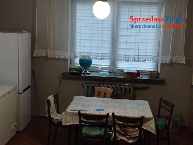 Dom z zabudowaniami gospodarczymi - 9