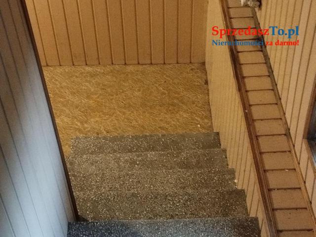 Dom z zabudowaniami gospodarczymi - 13