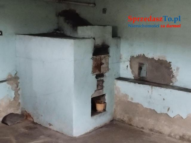 Dom z zabudowaniami gospodarczymi - 15