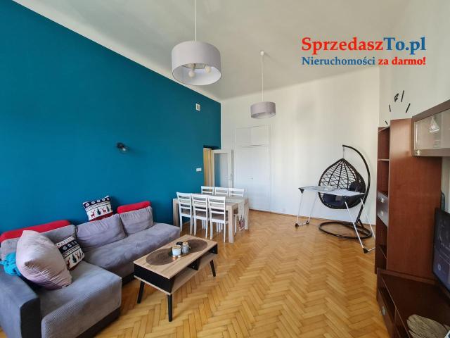 Sprzedam mieszkanie 68 m2 + garaż murowany.
